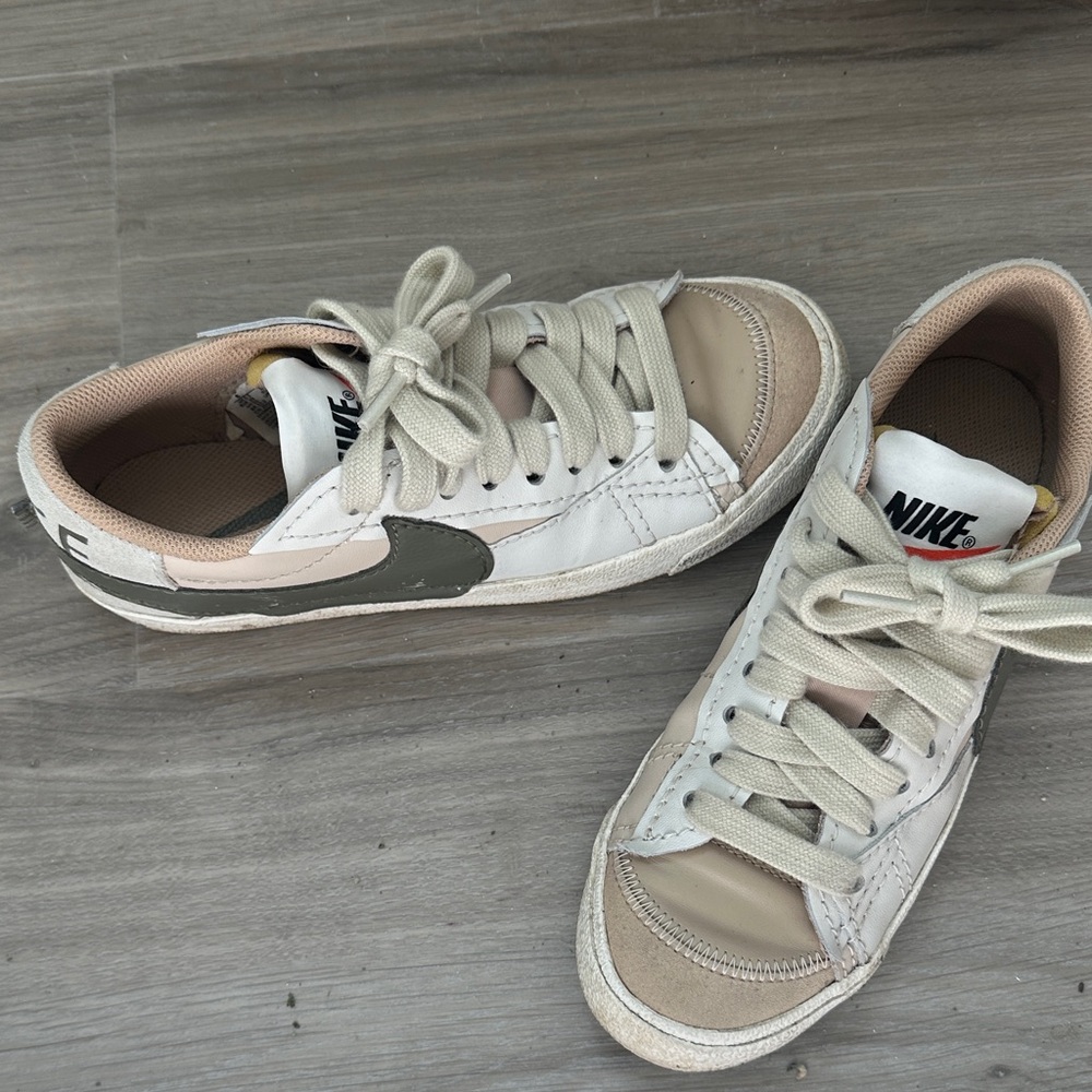 Nike White and Tan Casual Sneakers